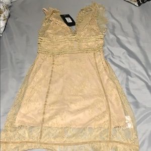 Lace mini dress (Fashion nova)